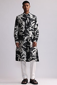 product-color-Black