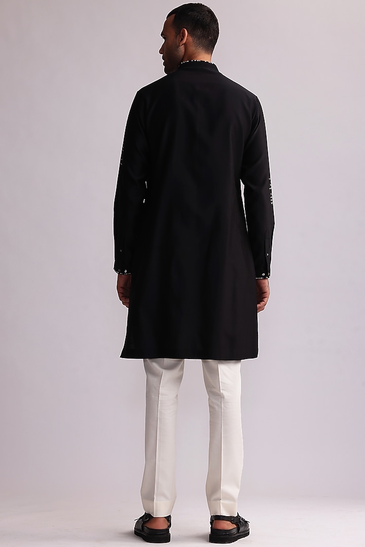 Black Chanderi Embroidered Kurta Set by Countrymade at Pernia's Pop Up Shop