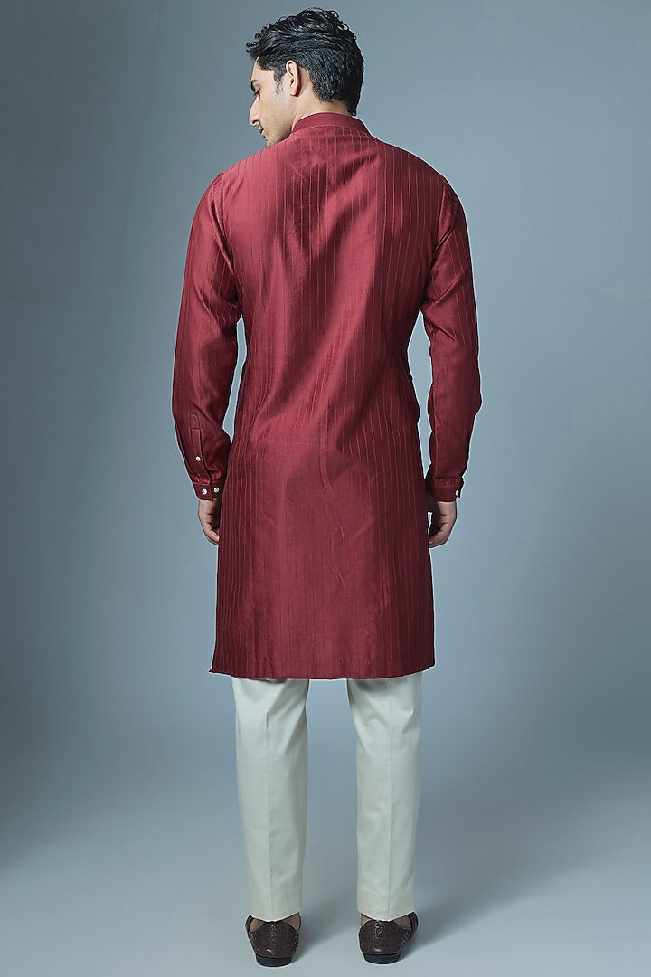 Maroon Chanderi Kurta Set by Countrymade at Pernia's Pop Up Shop
