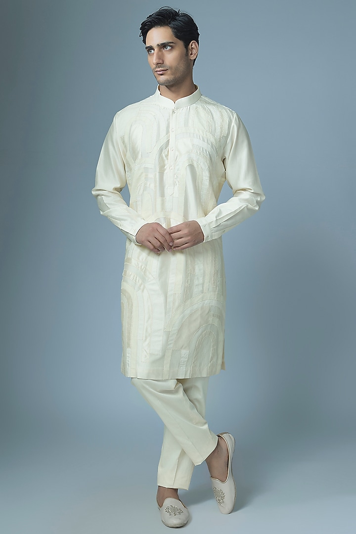 Ivory Chanderi Kurta Set by Countrymade at Pernia's Pop Up Shop