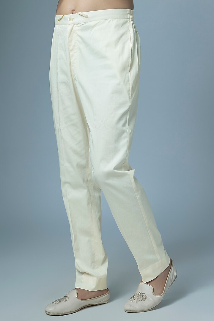 Ivory Chanderi Kurta Set by Countrymade at Pernia's Pop Up Shop