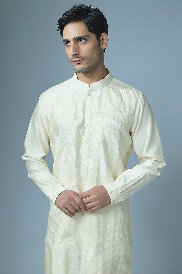 Ivory Chanderi Kurta Set by Countrymade at Pernia's Pop Up Shop