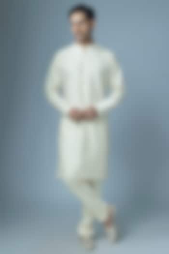 Ivory Chanderi Kurta Set by Countrymade at Pernia's Pop Up Shop
