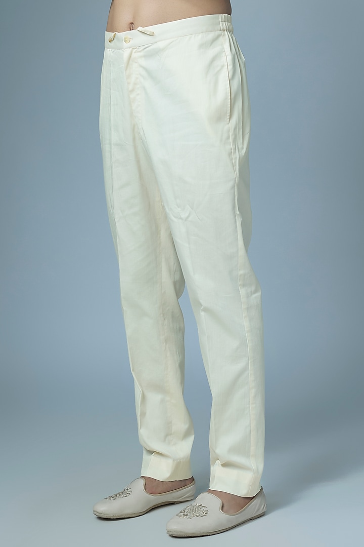 Ivory Chanderi Kurta Set by Countrymade at Pernia's Pop Up Shop