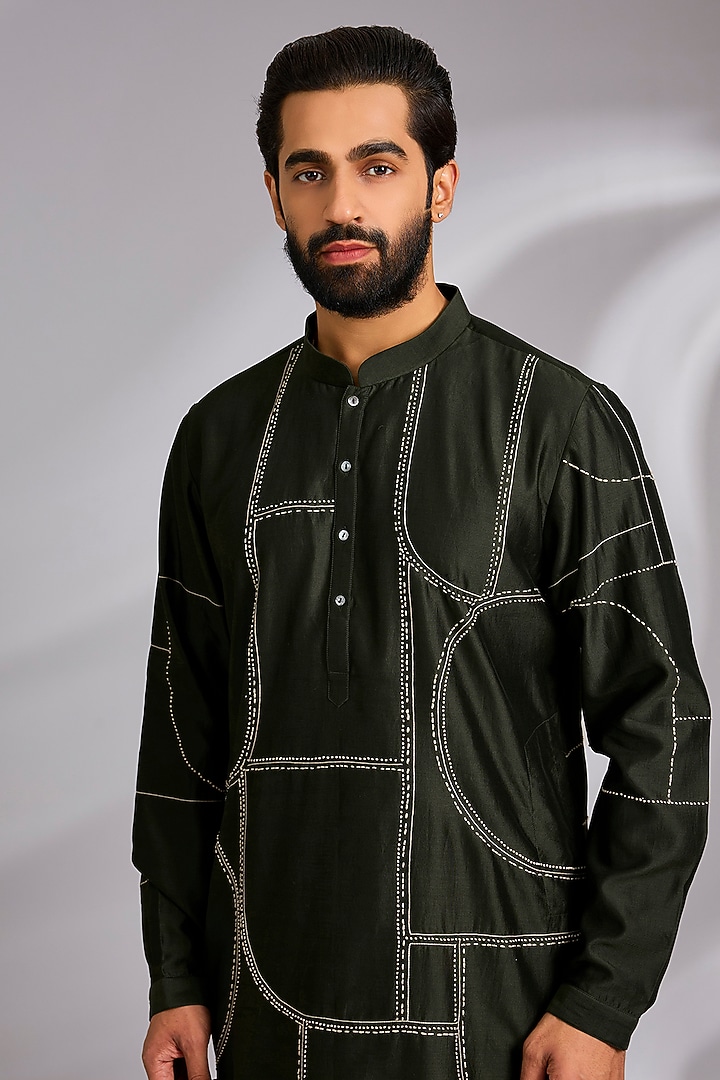 Olive Silk Kurta Set by Countrymade at Pernia's Pop Up Shop
