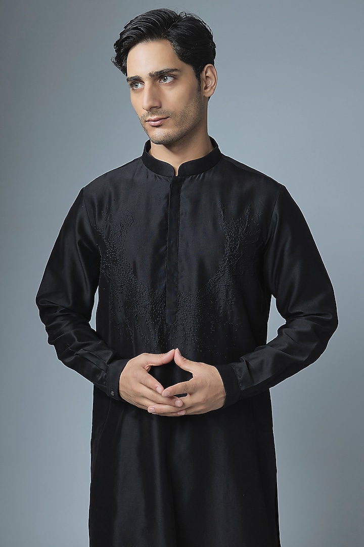 Black Chanderi Kurta Set by Countrymade at Pernia's Pop Up Shop