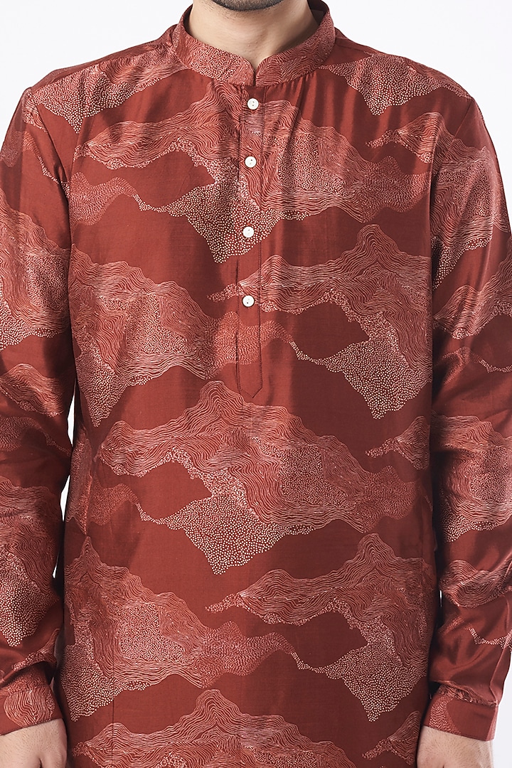 Maroon Pure Silk Digital Printed Kurta by Countrymade at Pernia's Pop Up Shop