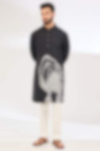 Black Silk Printed Kurta Set by Countrymade at Pernia's Pop Up Shop