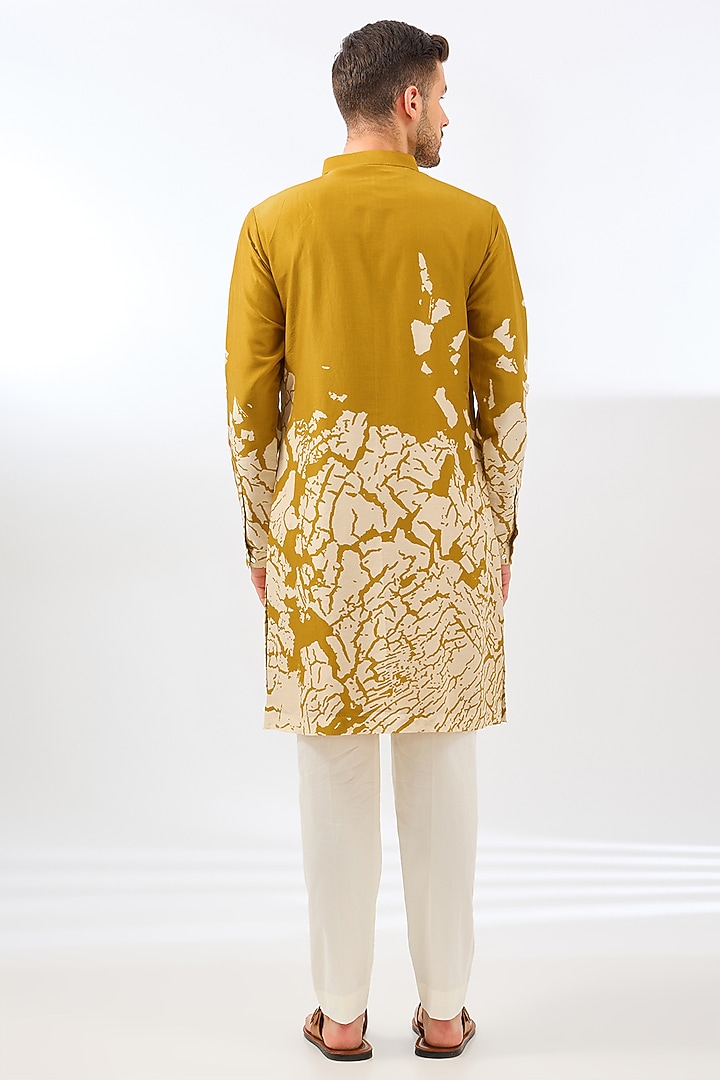 Mustard Chanderi Printed Kurta Set by Countrymade at Pernia's Pop Up Shop