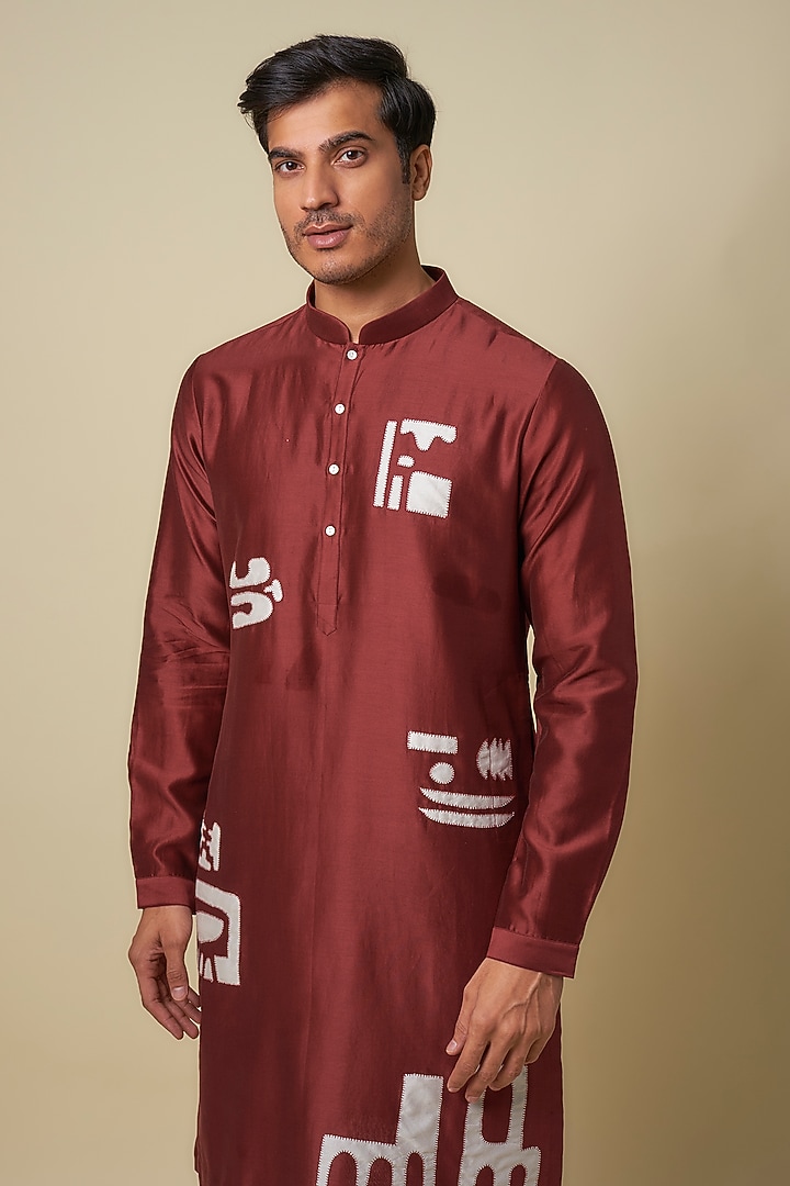 Maroon Chanderi Embroidered Kurta Set by Countrymade at Pernia's Pop Up Shop