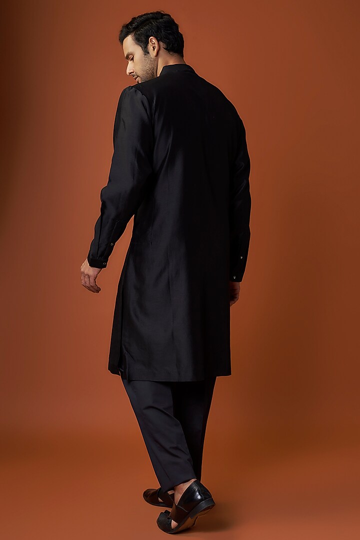Black & Grey Chanderi Embroidered Kurta Set by Countrymade at Pernia's Pop Up Shop