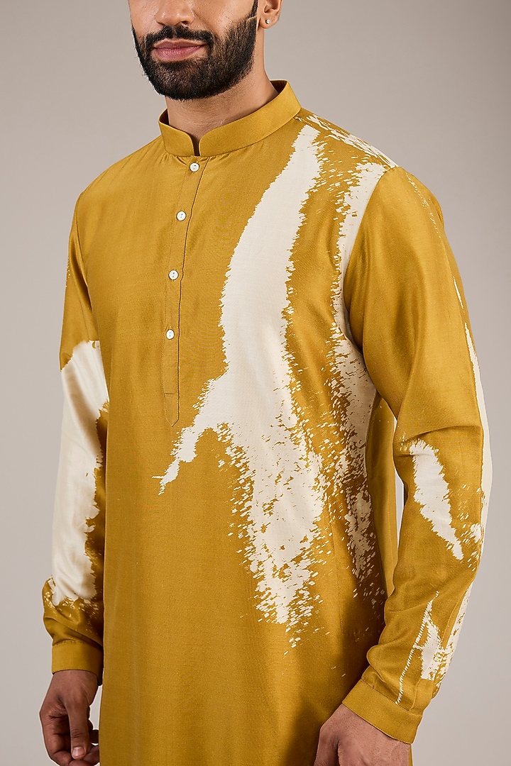 Mustard & White silk Printed Kurta Set by Countrymade at Pernia's Pop Up Shop