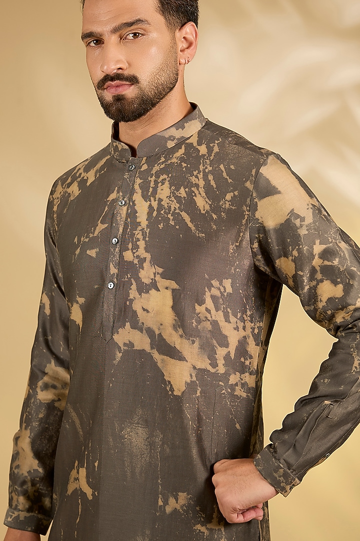 Olive & Brown Chanderi Kurta by Countrymade at Pernia's Pop Up Shop