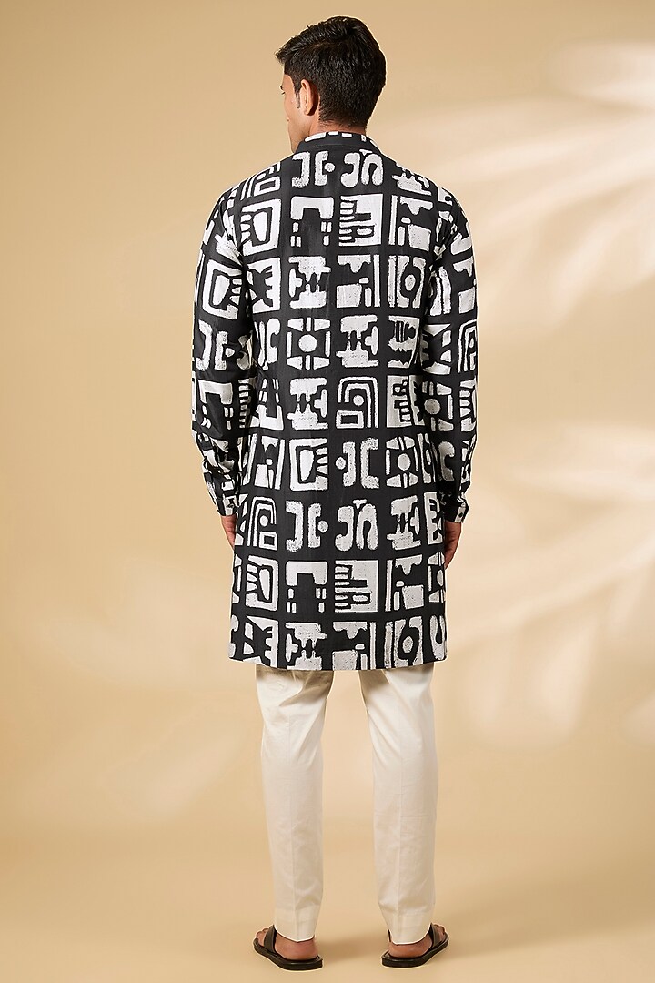 Black & Ivory Chanderi Kurta by Countrymade at Pernia's Pop Up Shop