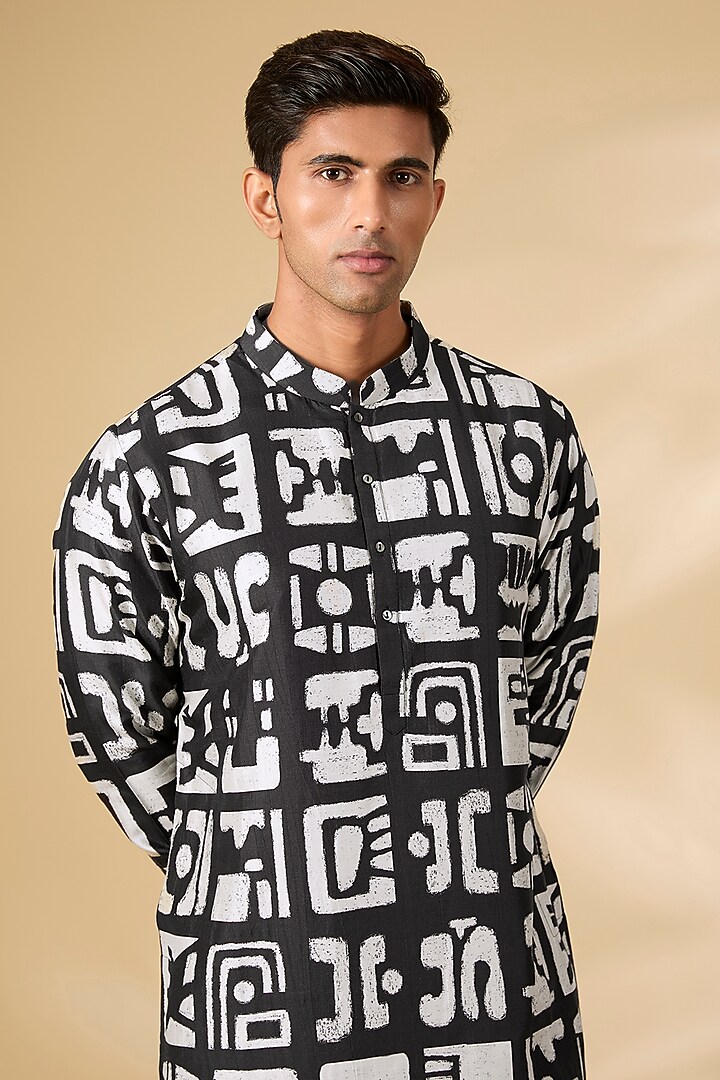Black & Ivory Chanderi Kurta by Countrymade at Pernia's Pop Up Shop