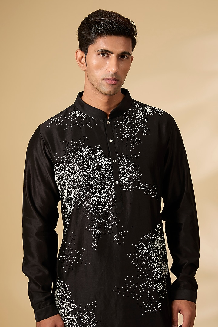 Black Chanderi Kurta Set by Countrymade at Pernia's Pop Up Shop