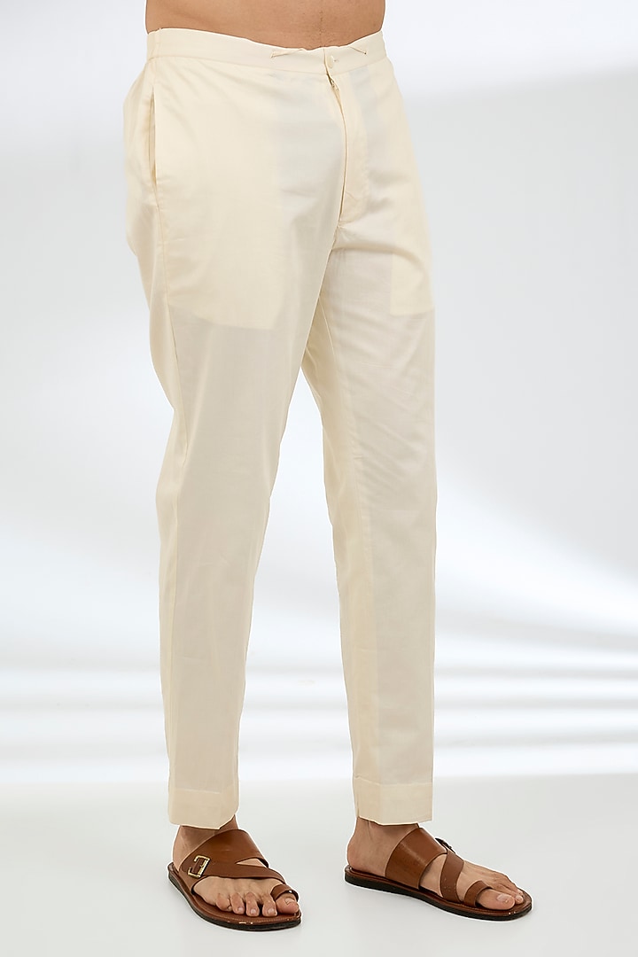 Ivory Chanderi Kurta Set by Countrymade at Pernia's Pop Up Shop
