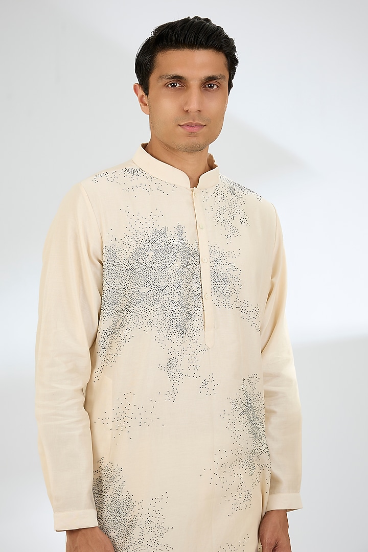 Ivory Chanderi Kurta Set by Countrymade at Pernia's Pop Up Shop