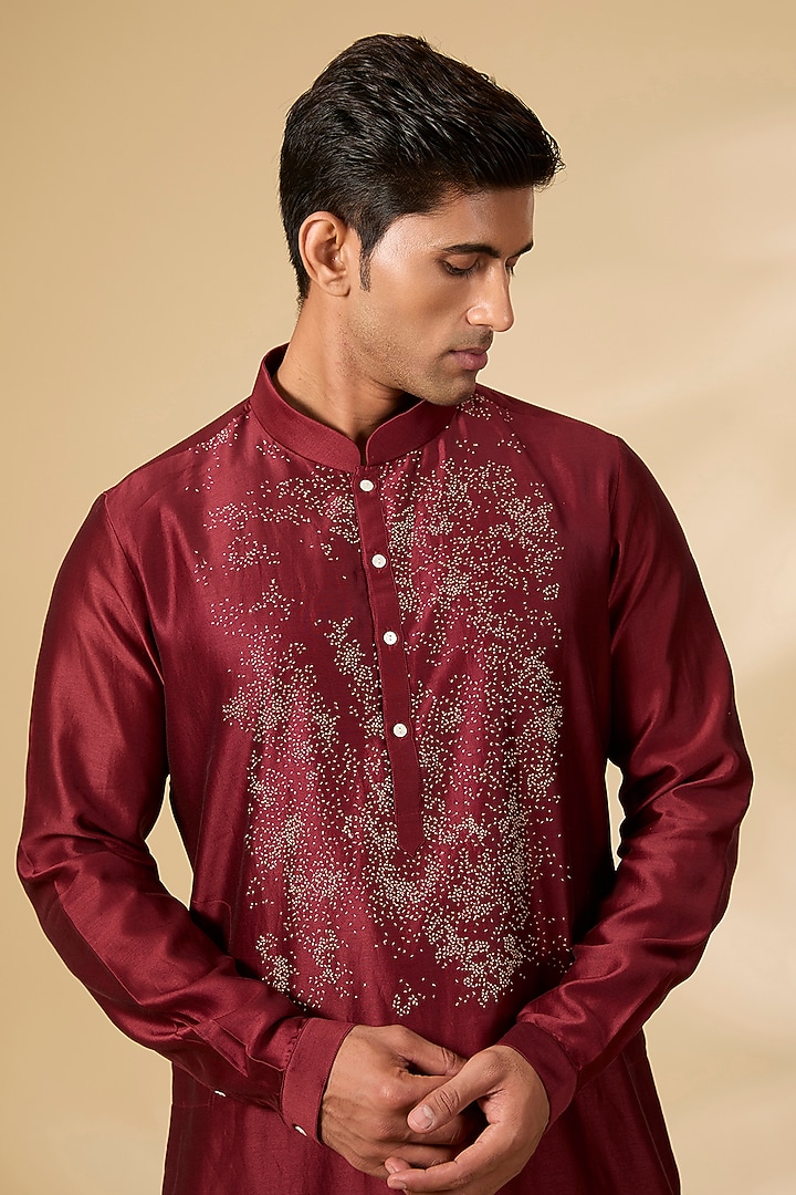 Maroon Chanderi Kurta Set by Countrymade at Pernia's Pop Up Shop