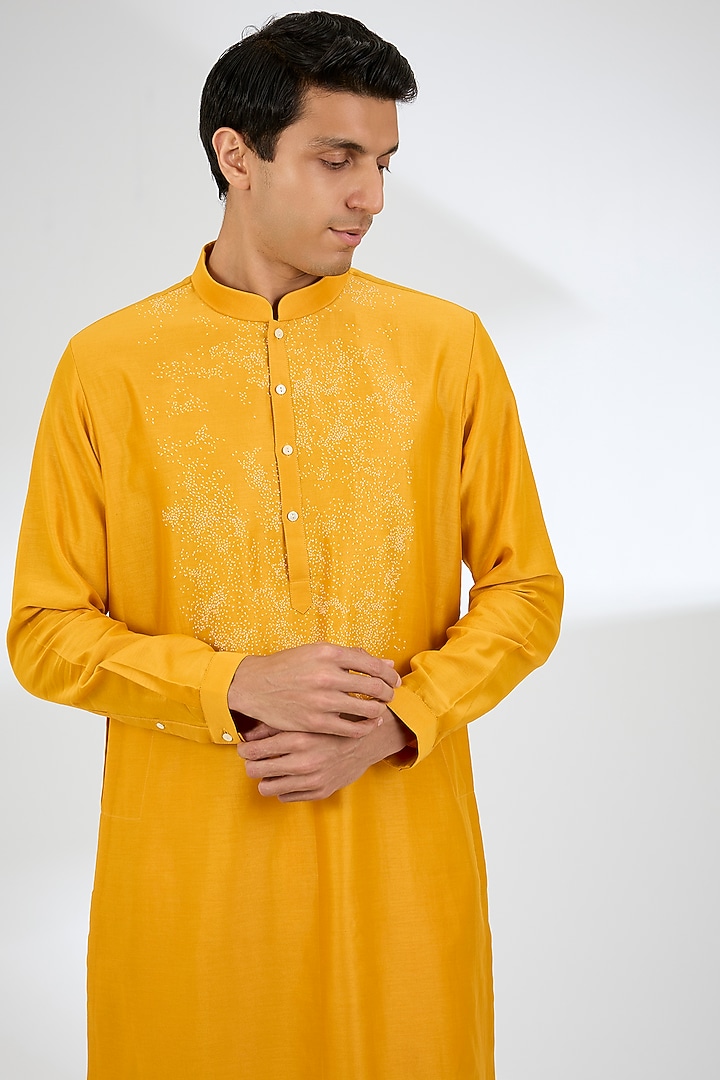 Mustard Chanderi Kurta Set by Countrymade at Pernia's Pop Up Shop