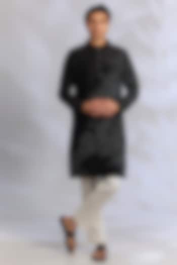 Black & Grey Chanderi Kurta Set by Countrymade at Pernia's Pop Up Shop