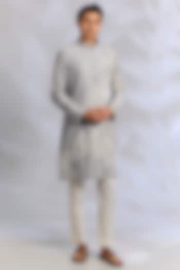 Silver & White Chanderi Kurta Set by Countrymade at Pernia's Pop Up Shop