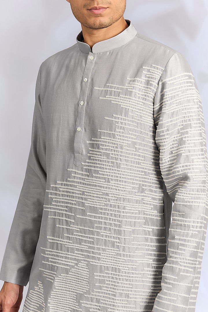 Silver & White Chanderi Kurta Set by Countrymade at Pernia's Pop Up Shop