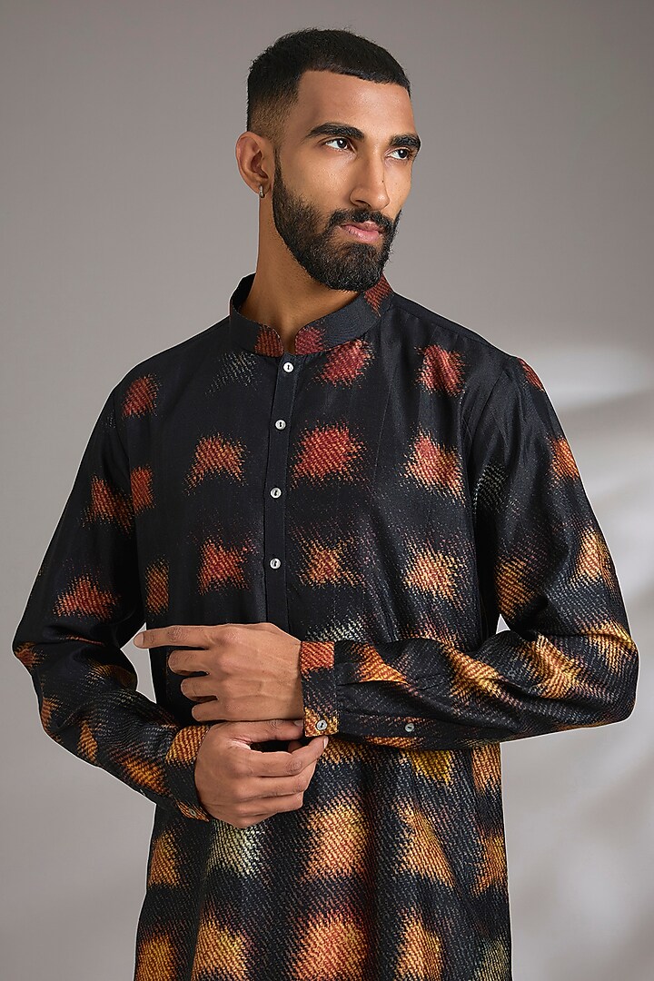 Multi-Colored Spun Silk Printed Kurta by Countrymade at Pernia's Pop Up Shop