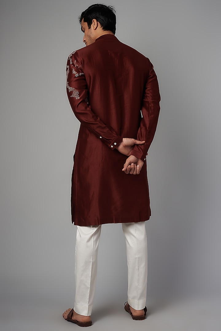Red Chanderi Silk Hand Embroidered Kurta Set by Countrymade at Pernia's Pop Up Shop