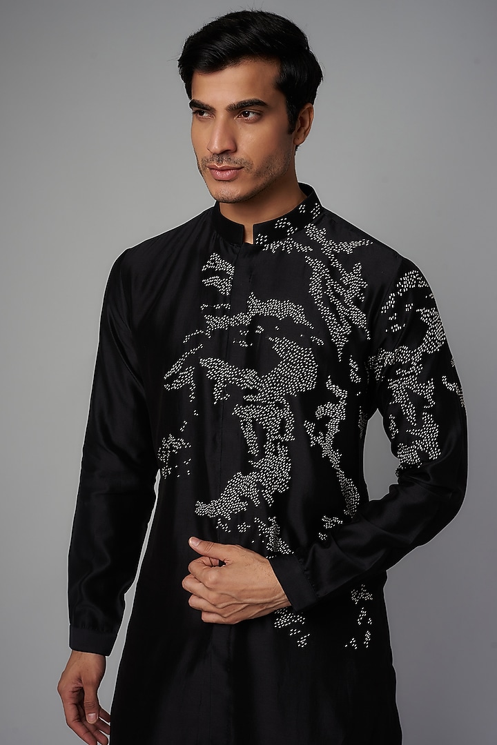 Black Chanderi Silk Hand Embroidered Kurta Set by Countrymade at Pernia's Pop Up Shop