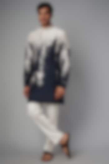 Navy Blue Ombre Chanderi Silk Printed Kurta by Countrymade at Pernia's Pop Up Shop