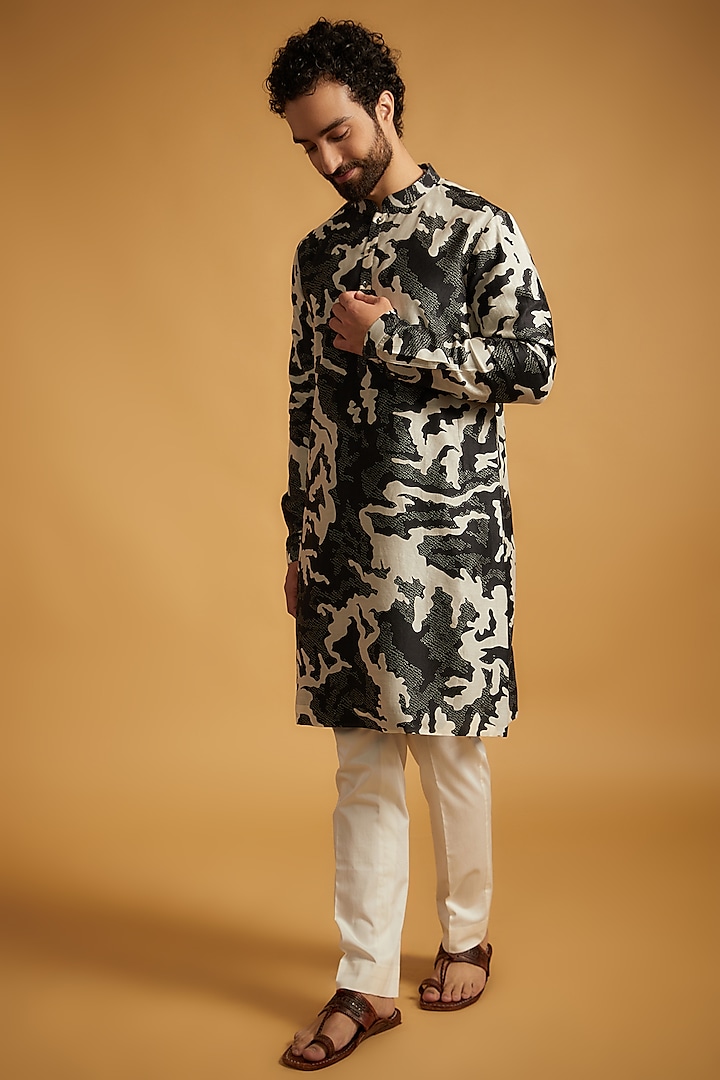 Black & White Chanderi Silk Printed Kurta by Countrymade