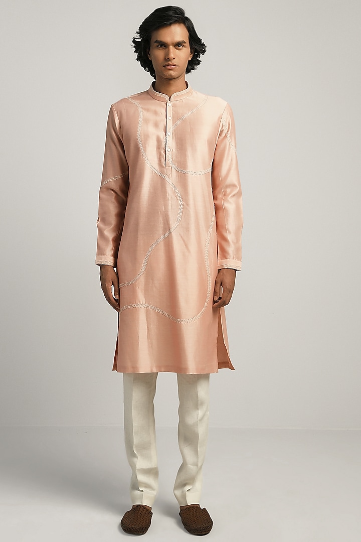 Dusty Pink Chanderi Hand Embroidered Kurta Set by Countrymade at Pernia's Pop Up Shop