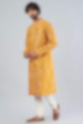 Mustard Chanderi Printed Kurta Set by Countrymade at Pernia's Pop Up Shop