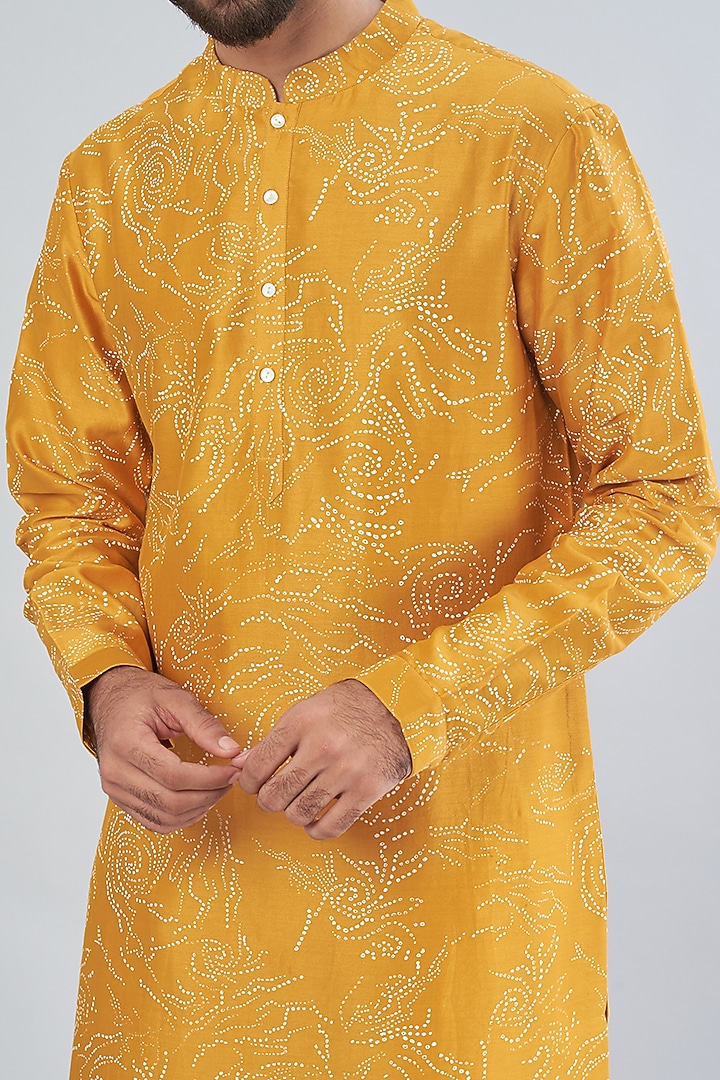 Mustard Chanderi Printed Kurta Set by Countrymade at Pernia's Pop Up Shop
