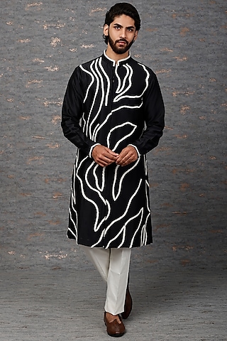 Black Chanderi Embroidered Kurta Set by Countrymade