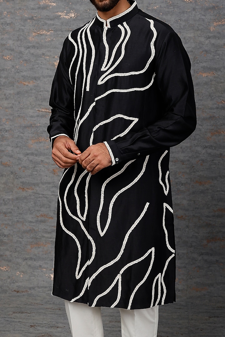 Black Chanderi Embroidered Kurta Set by Countrymade at Pernia's Pop Up Shop