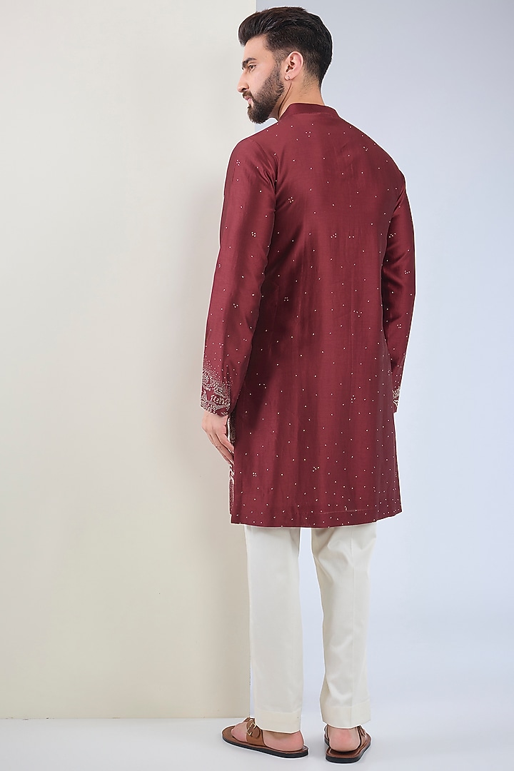 Maroon Chanderi Hand Embroidered Kurta Set by Countrymade at Pernia's Pop Up Shop