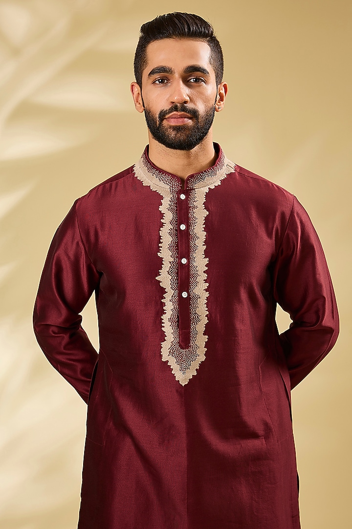 Maroon Chanderi Embroidered Kurta Set by Countrymade at Pernia's Pop Up Shop