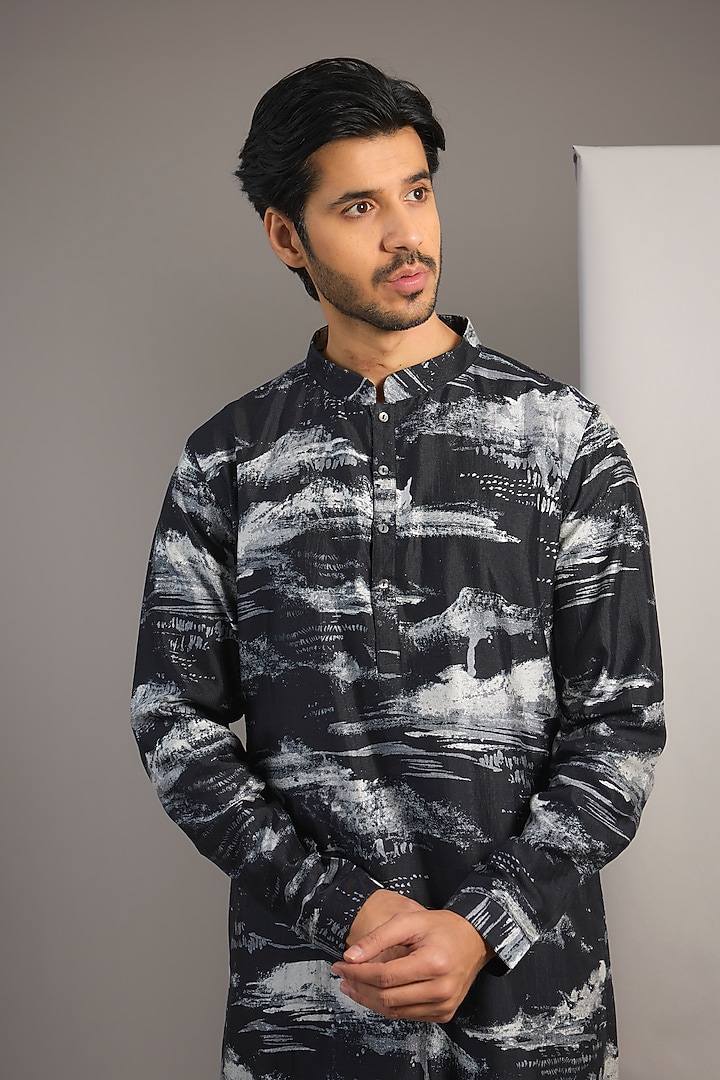 Black Silk Printed Kurta by Countrymade at Pernia's Pop Up Shop