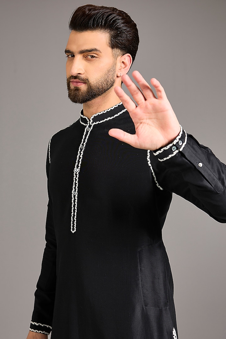 Black Chanderi Embroidered Kurta Set by Countrymade at Pernia's Pop Up Shop