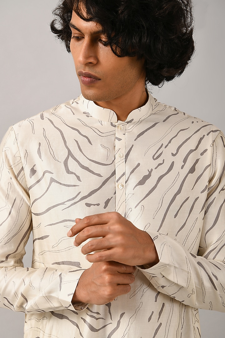 Ivory Cotton Silk Printed Kurta by Countrymade at Pernia's Pop Up Shop