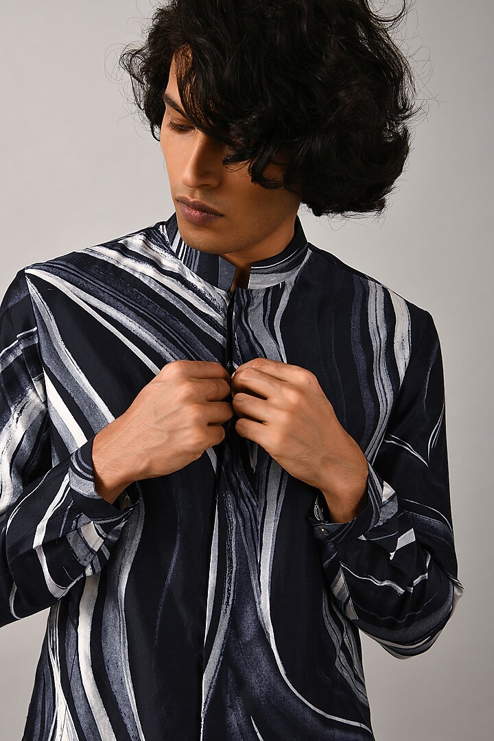 Navy Cotton Silk Printed Kurta by Countrymade at Pernia's Pop Up Shop