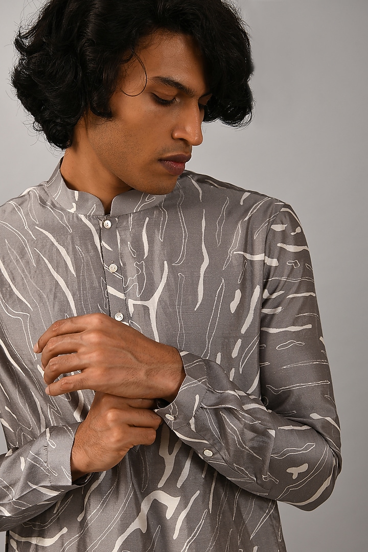 Grey Cotton Silk Printed Kurta by Countrymade at Pernia's Pop Up Shop