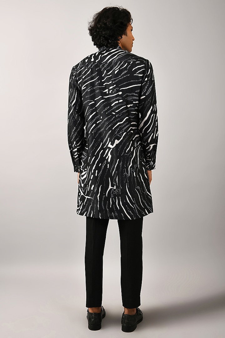 Black Cotton Silk Printed Front-Open Kurta by Countrymade at Pernia's Pop Up Shop