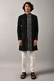 product-color-Black