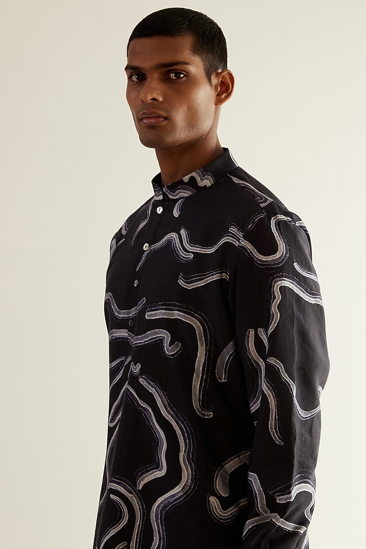 Navy Silk Printed Kurta Set by Countrymade at Pernia's Pop Up Shop