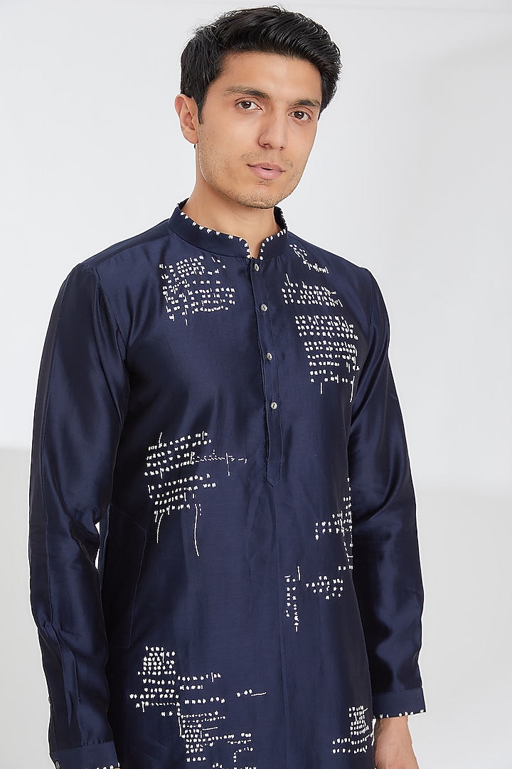Navy Blue Chanderi Embroidered Kurta Set by Countrymade at Pernia's Pop Up Shop