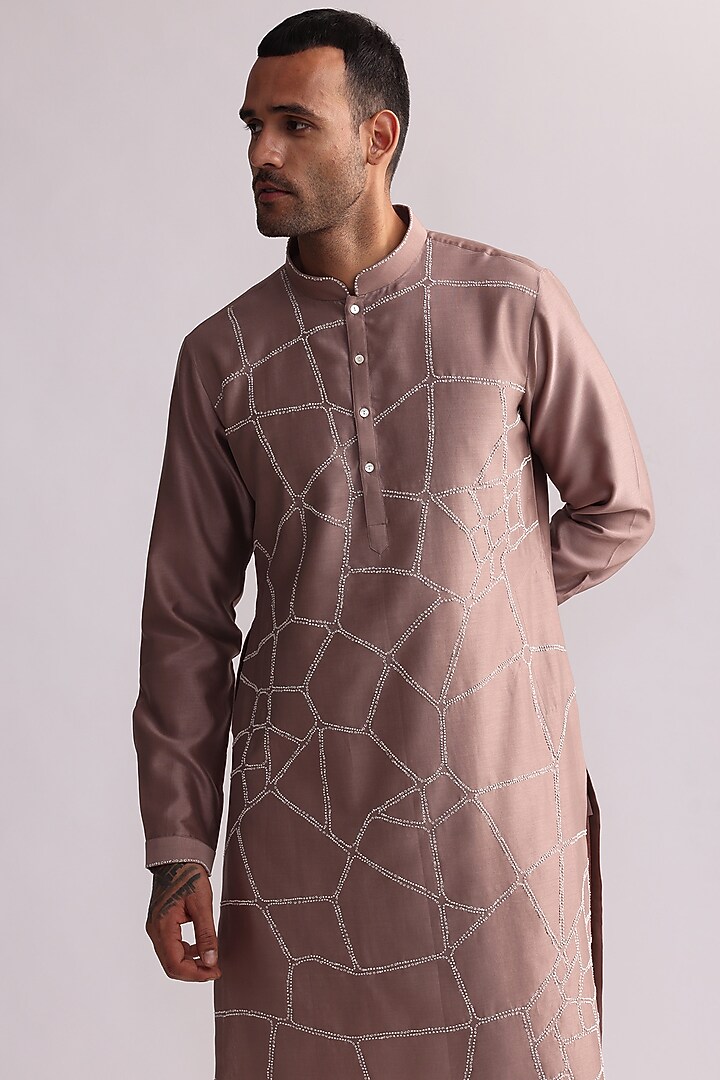 Sandstone Chanderi Embroidered Kurta Set by Countrymade at Pernia's Pop Up Shop