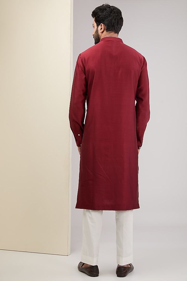 Red Chanderi Embroidered Kurta Set by Countrymade at Pernia's Pop Up Shop